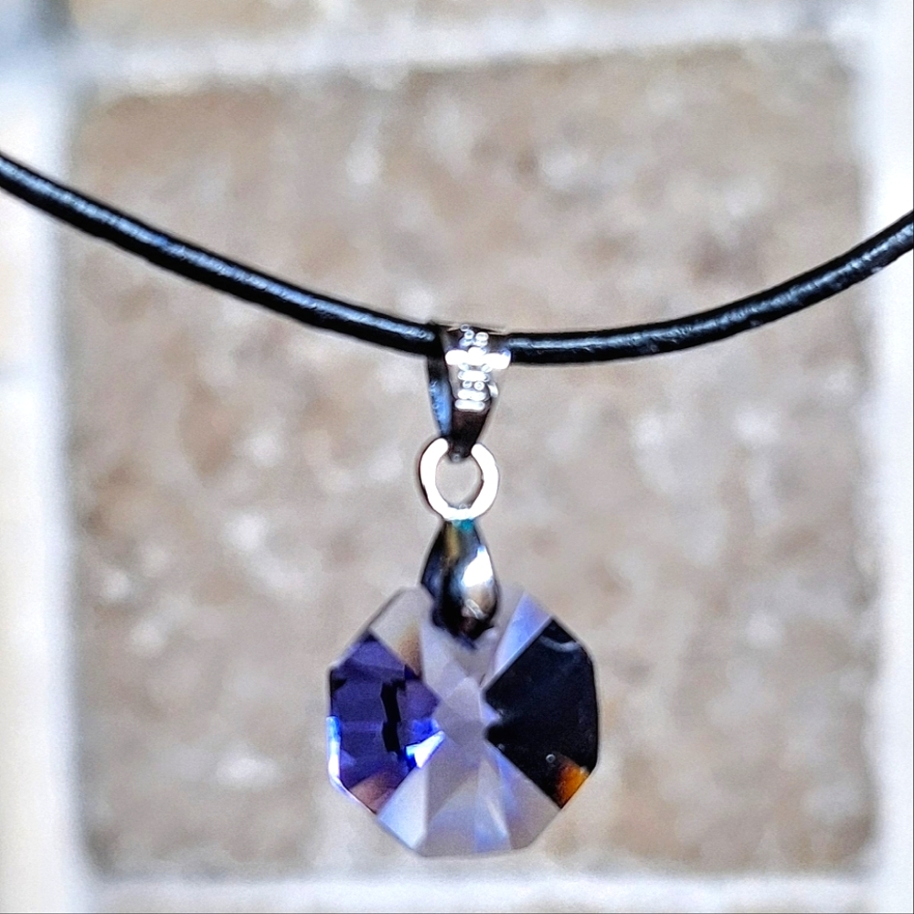 NWOT Elegant Purple Crystal Pendant Necklace